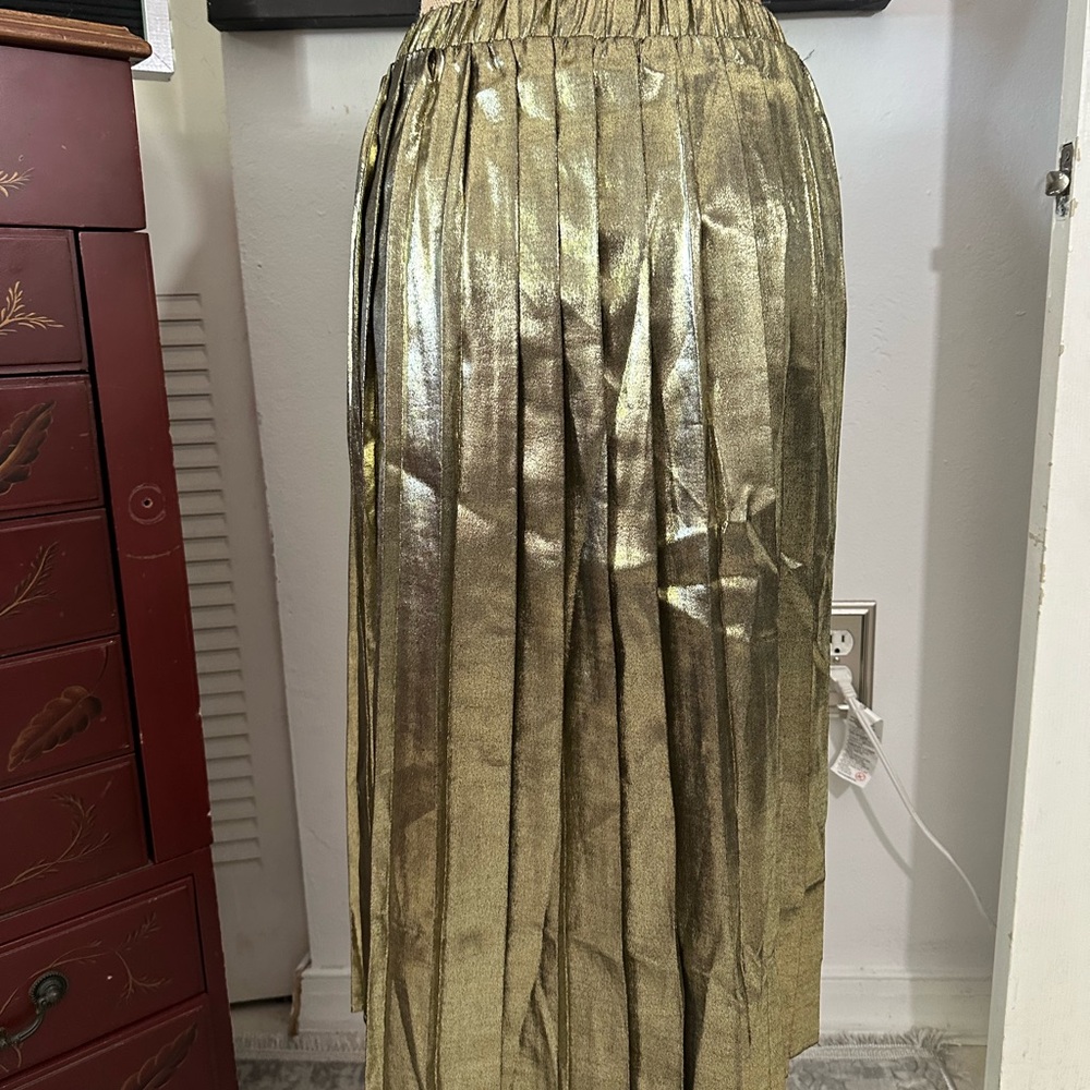 🆕Calligraphie Gold Metallic Pleated Skirt - Picture 13 of 16